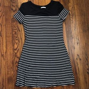 Black and white T-shirt dress - size small